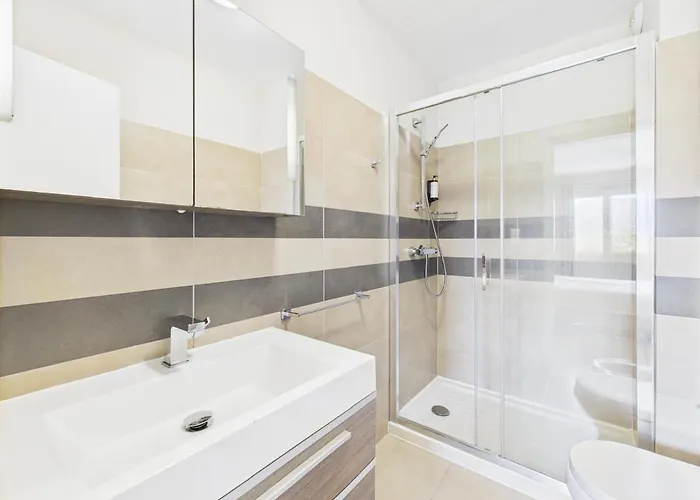 Salina-bay C18, 2 Bedroom Διαμέρισμα *